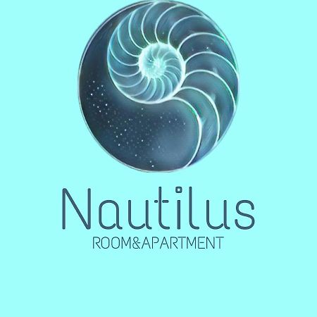 Nautilus Room&Apartment Полиньяно-а-Маре Экстерьер фото