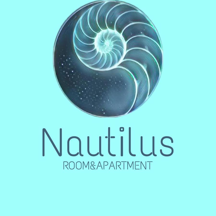 Nautilus Room&Apartment Полиньяно-а-Маре Экстерьер фото